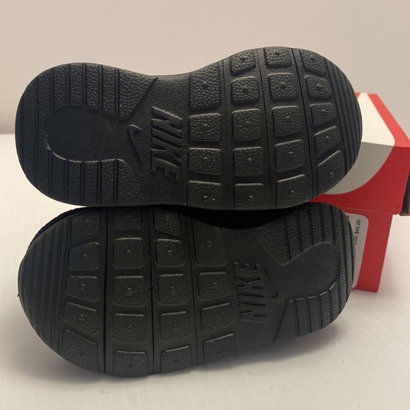 Nike Tanjun (TDV) Black Toddler Boy's Shoes - Size 5C NWB 818383-001 - Picture 3 of 4